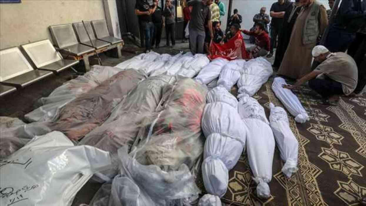 İsrail askeri Gazze'de Yahudi duası okuyarak camiyi patlattı