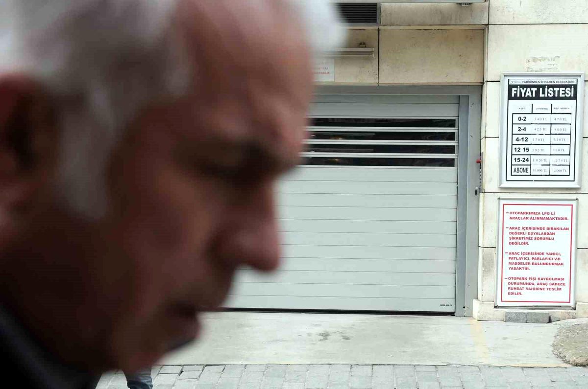 İstanbul\'da bir otel otoparkında ücret artışı tartışması