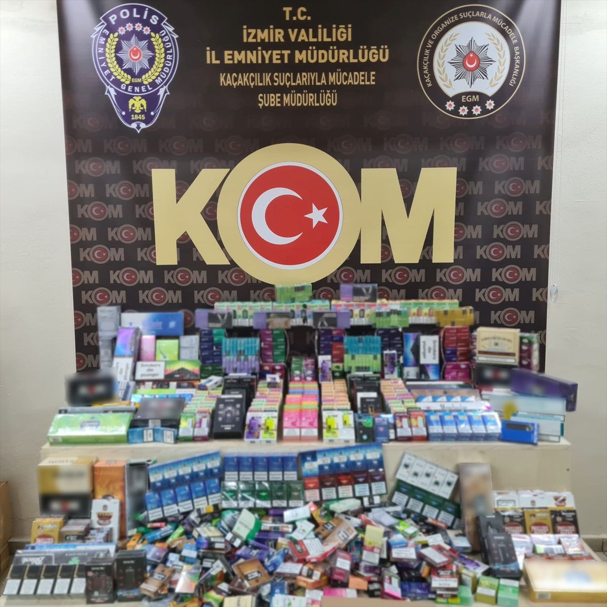 İzmir\'de Kaçakçılıkla Mücadele Operasyonlarında 52 Şüpheli Yakalandı