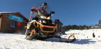 Uludağ'da JAK Timleri Kar Motorları ve Köpeklerle Görev Yapıyor