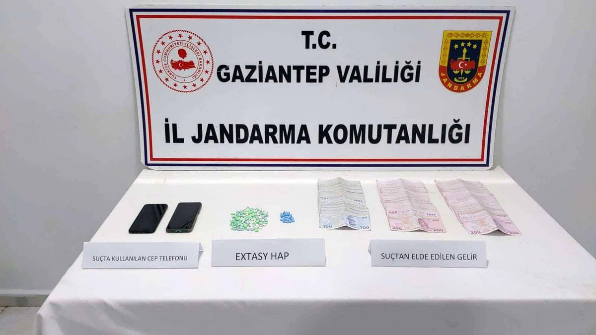 Gaziantep\'te Kaçakçılık ve Uyuşturucu Operasyonlarında 460 Şüpheli Yakalandı