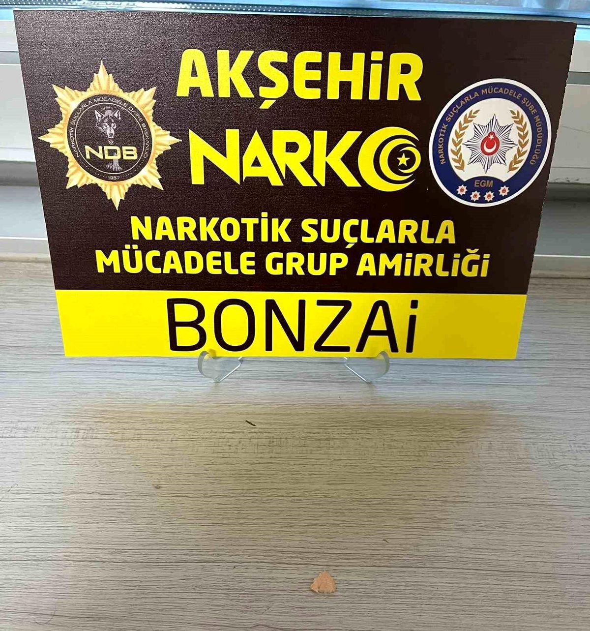 Konya\'da yapılan operasyonlarda kağıda emdirilmiş uyuşturucu madde ele geçirildi