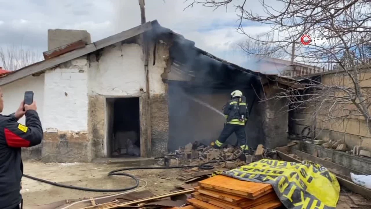 Konya\'da müstakil evin aşhanesinde yangın