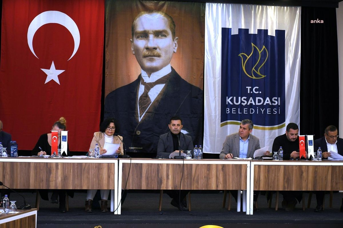 Kuşadası Belediye Meclisi\'nden Kuşadası Belediyespor\'a maddi destek
