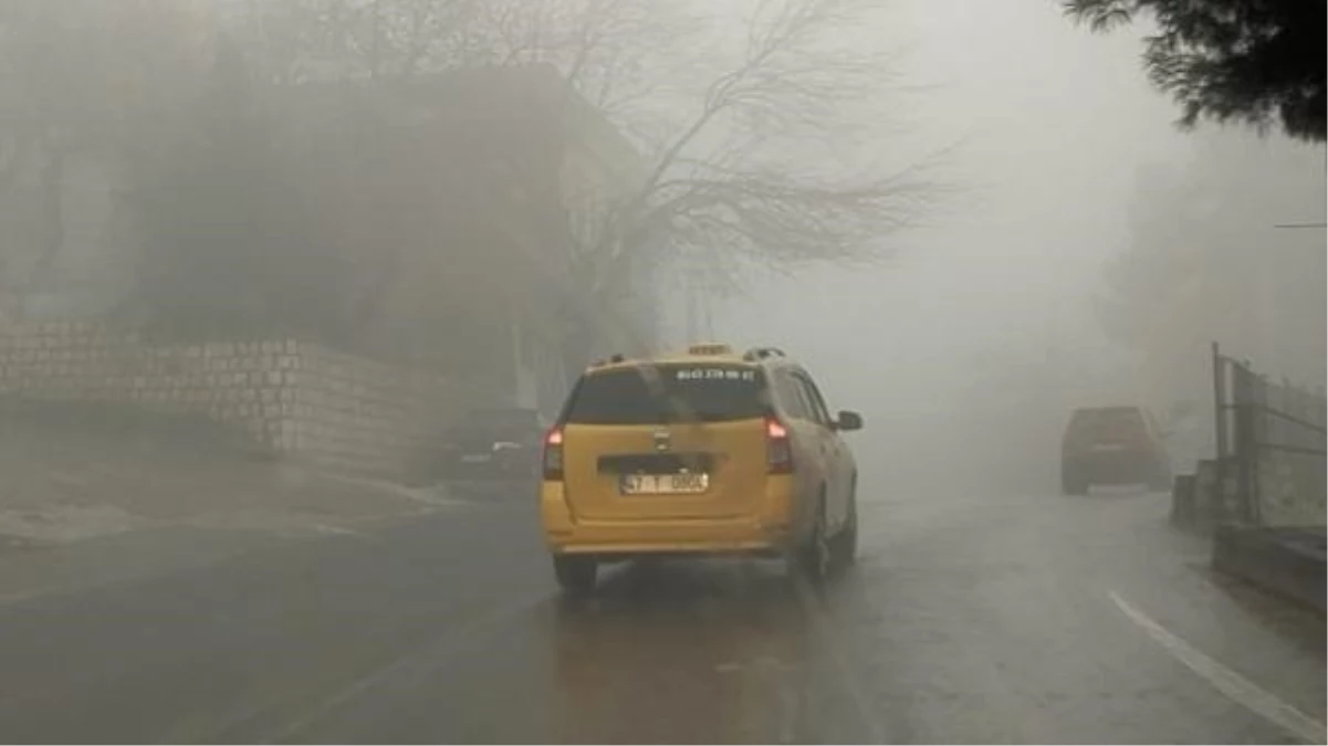 Mardin\'de etkili olan sis nedeniyle sürücüler zor anlar yaşadı