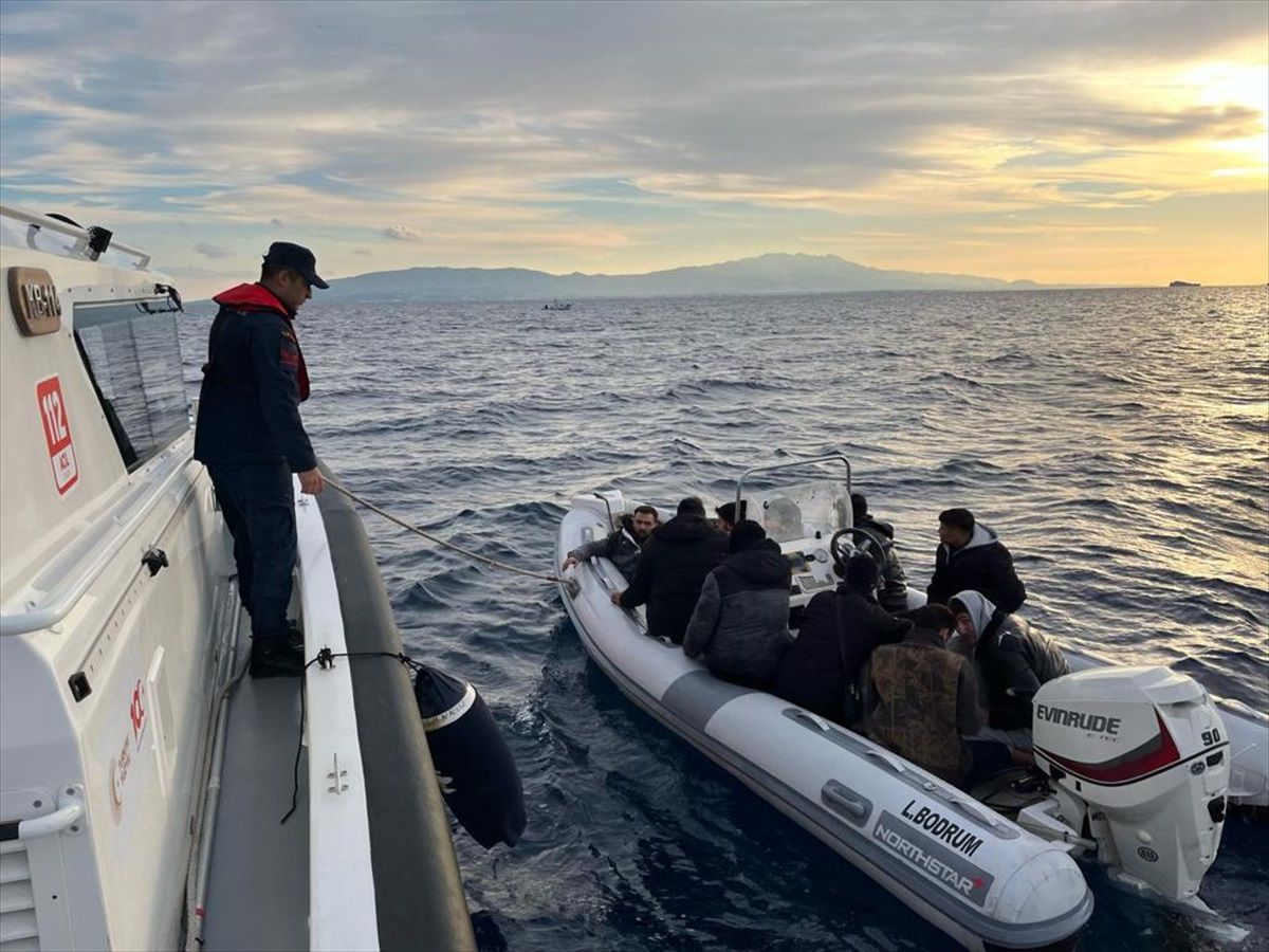 Bodrum açıklarında 39 düzensiz göçmen yakalandı, 22 göçmen kurtarıldı