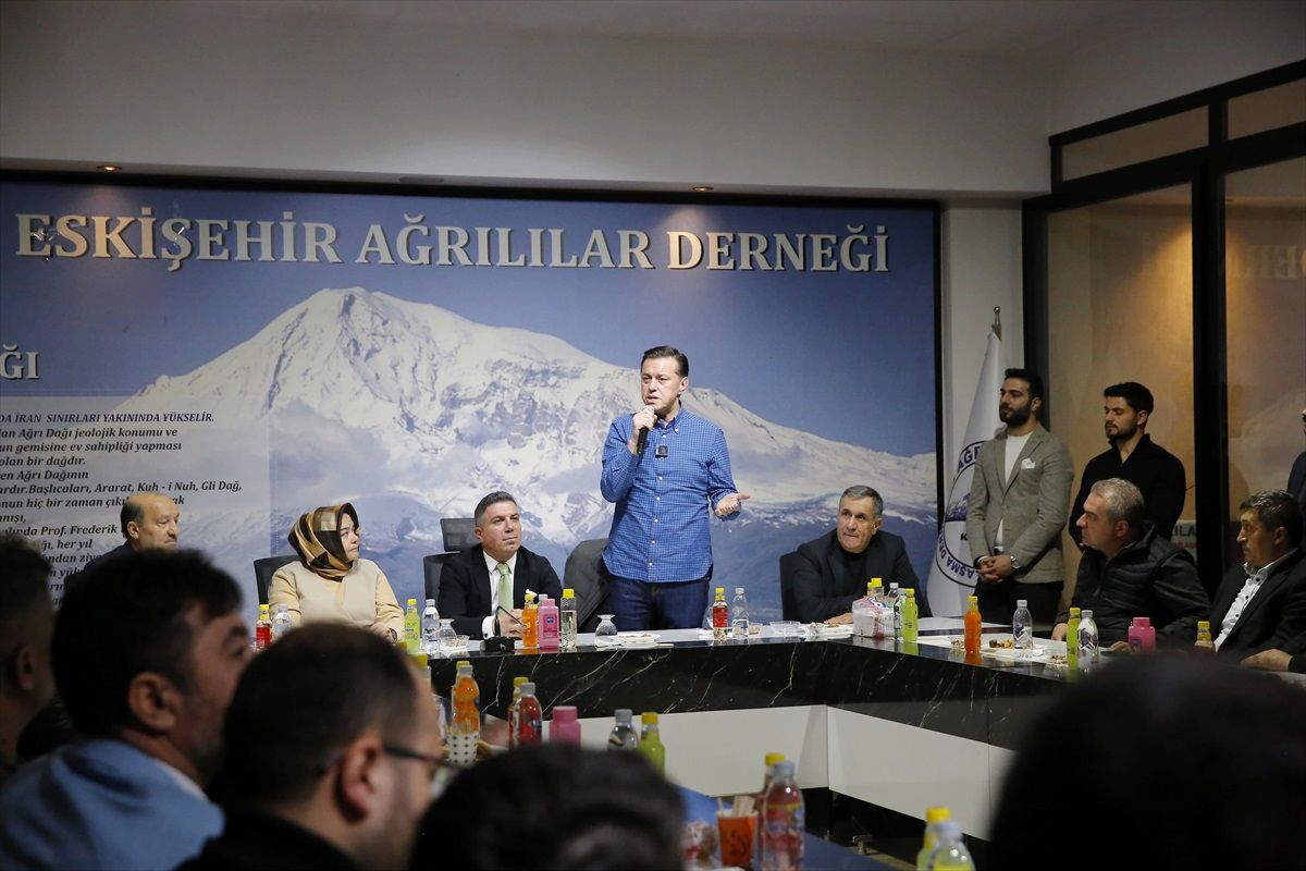 Nebi Hatipoğlu, Batıkent Seçim İrtibat Bürosunun açılış törenine katıldı