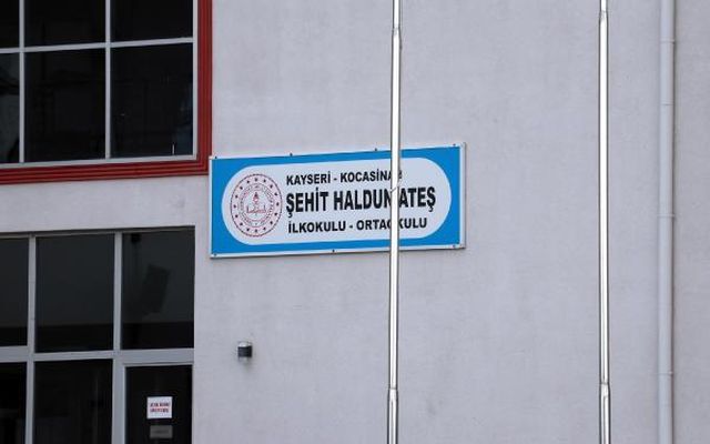 Öğretmen, eski öğrencinin velisi tarafından tabancayla vuruldu Öğretmen, eski öğrencinin velisi tarafından tabancayla vuruldu
