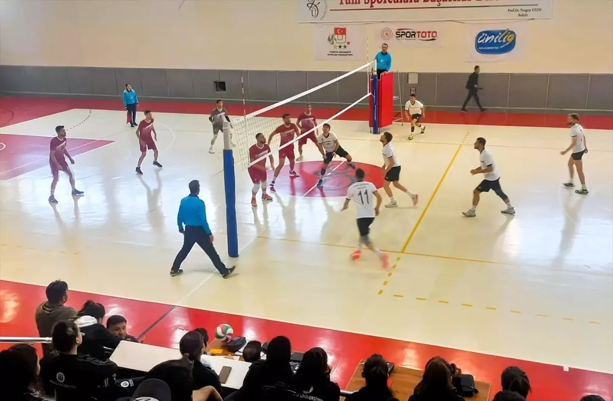 Osmaniye'de düzenlenen Voleybol Üniversiteler Arası Bölgesel Lig müsabakaları başladı