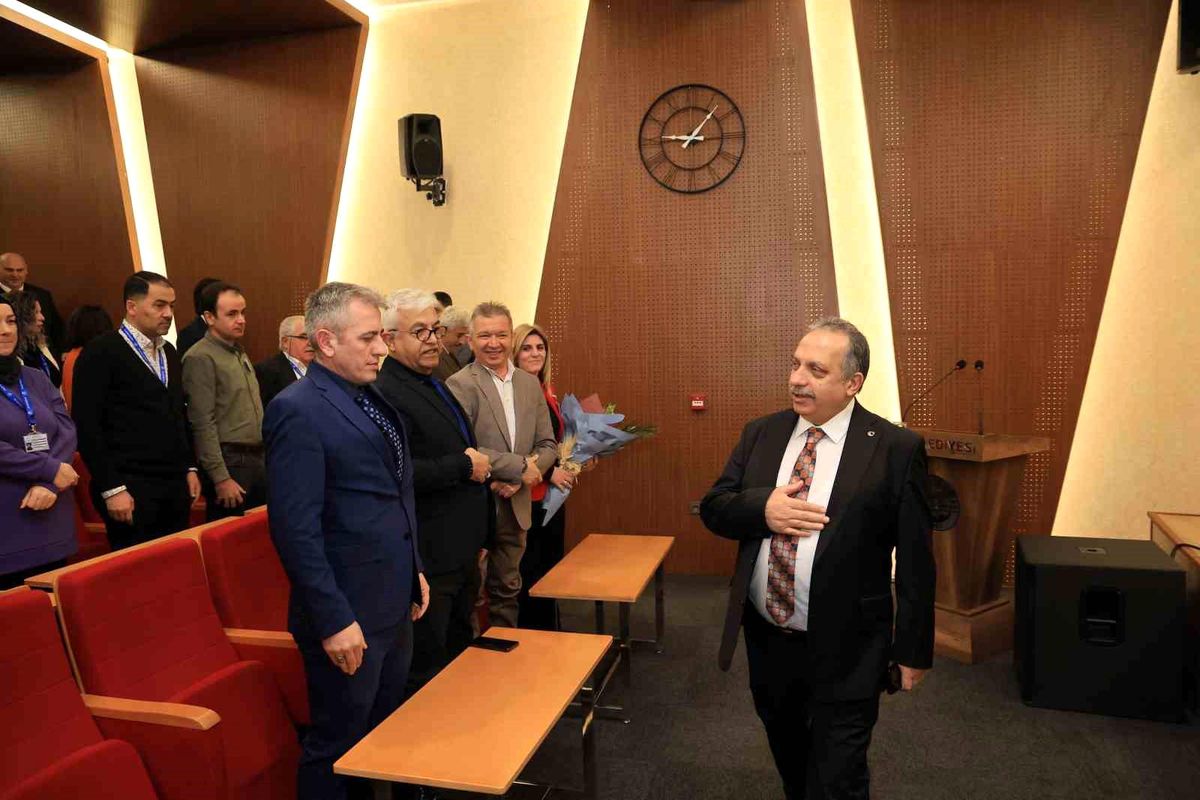 Talas Belediye Başkanı Mustafa Yalçın Görevine Devam Ediyor