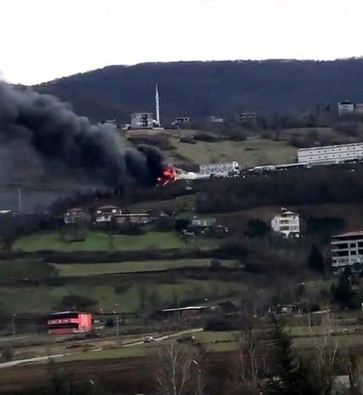Samsun Şehir Hastanesi şantiyesinde çıkan yangın sonucu yatakhane kullanılamaz hale geldi