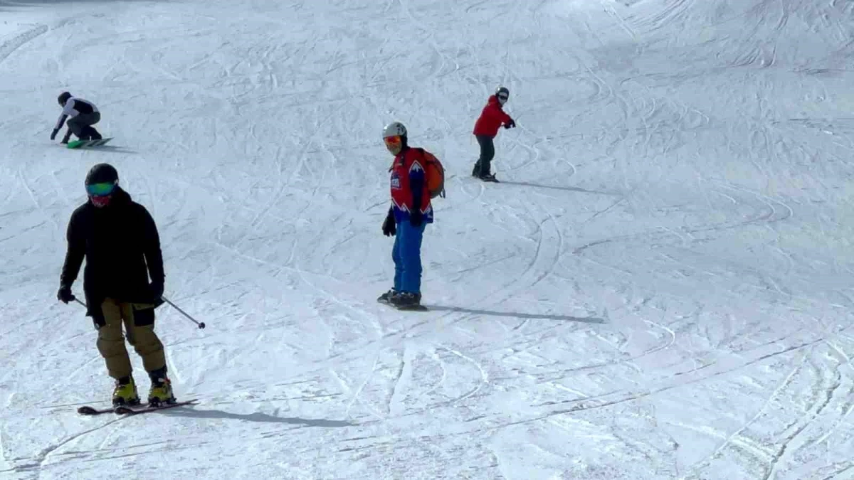 Sarıkamış Kayak Merkezi Karla Doldu Taştı