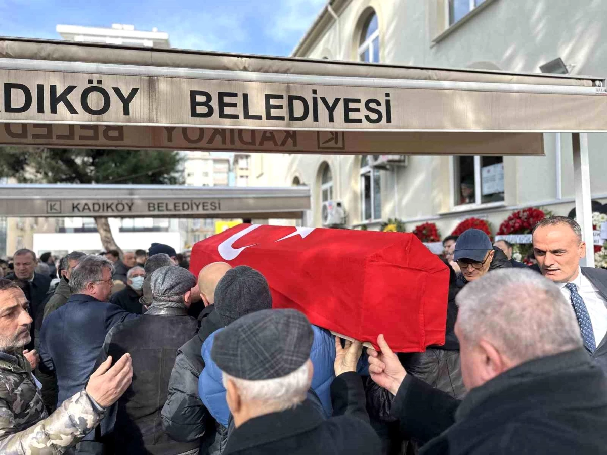İstanbul Boğazı\'nda hayatını kaybeden kaptan son yolculuğuna uğurlandı