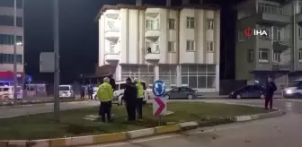 Şüpheli araç kovalayan polis otosu kaza yaptı