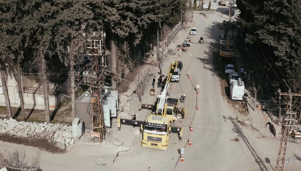 Toroslar EDAŞ\'tan deprem bölgesinde asrın elektrik dağıtım operasyonu