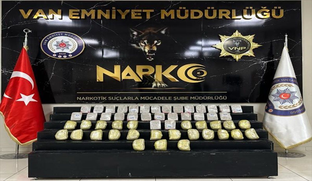 Van\'da 30 Kilo 100 Gram Eroin Ele Geçirildi