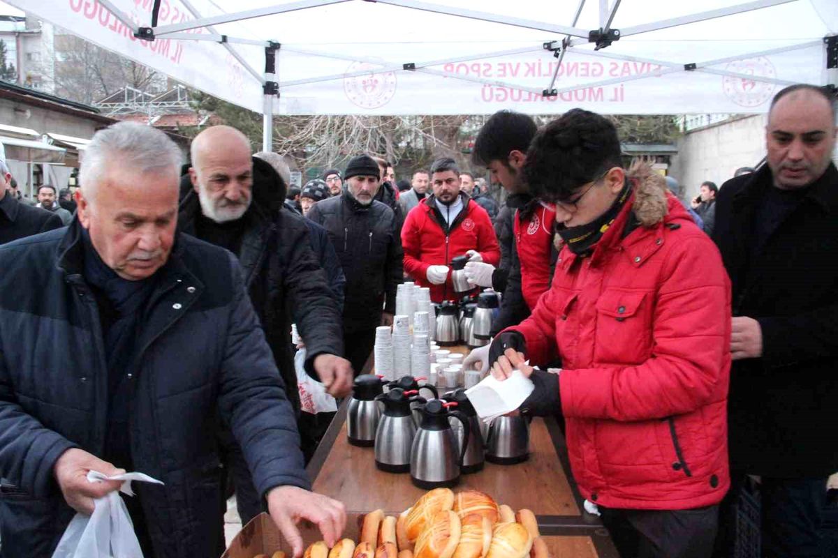 Sivas\'ta Ulu Camide 6 Şubat depremleri için dualar edildi