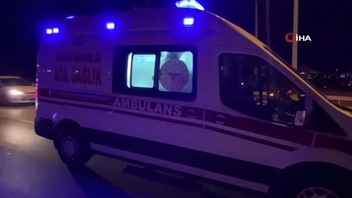 Ağaca çarpan otomobilin motoru yerinden fırladı: 1\'i ağır 5 yaralı