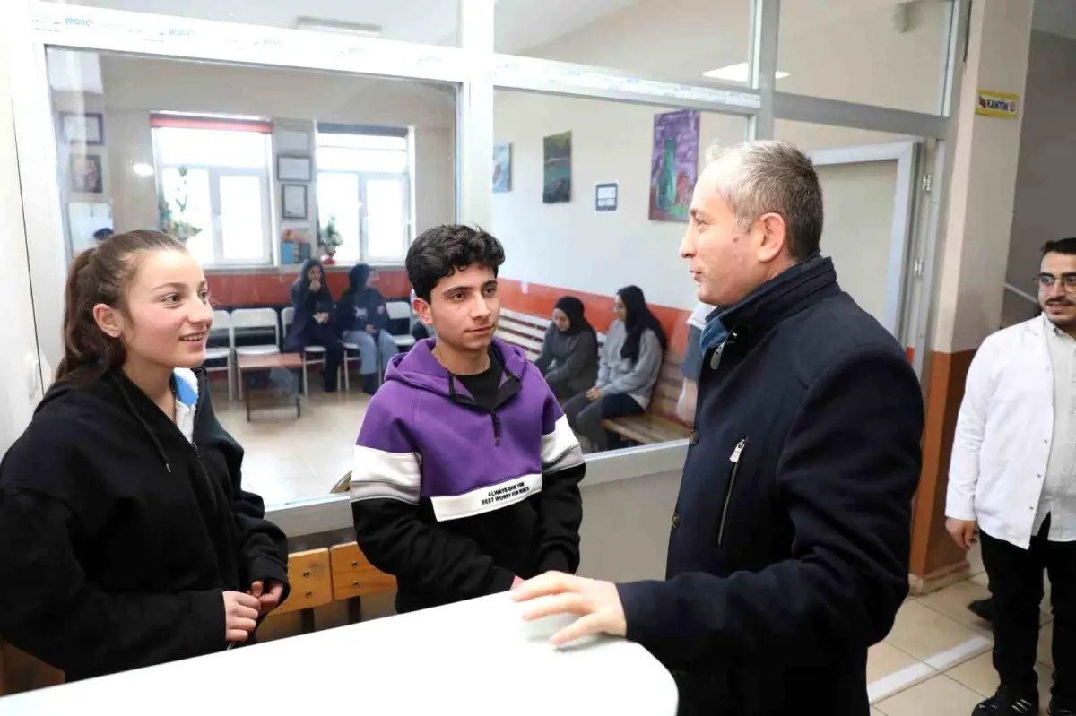 Ağrı'da depremde hayatını kaybedenler için anma töreni düzenlendi