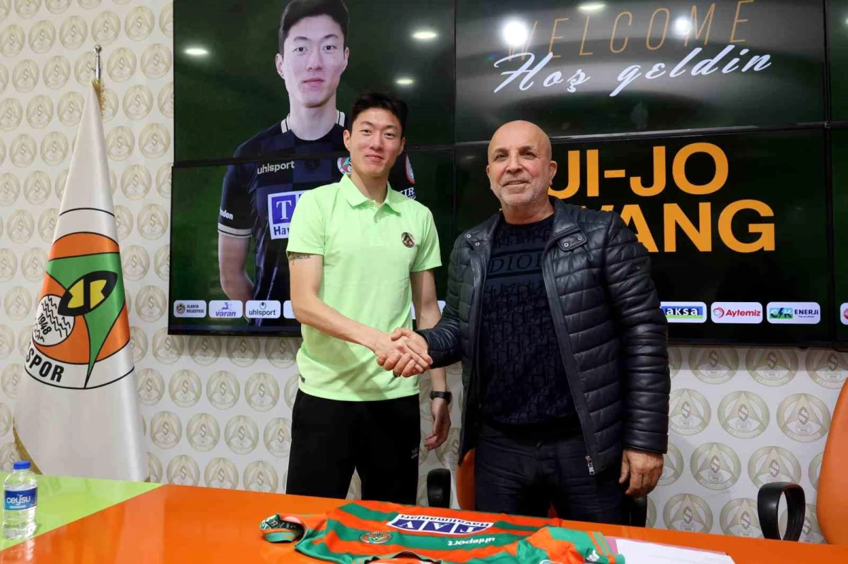 Corendon Alanyaspor, Ui-Jo Hwang ile sözleşme imzaladı