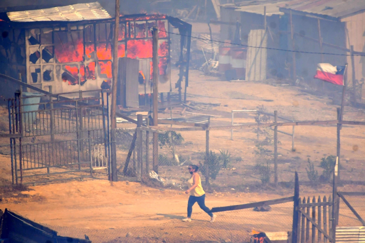 Şili\'deki Orman Yangınlarında 122 Kişi Hayatını Kaybetti