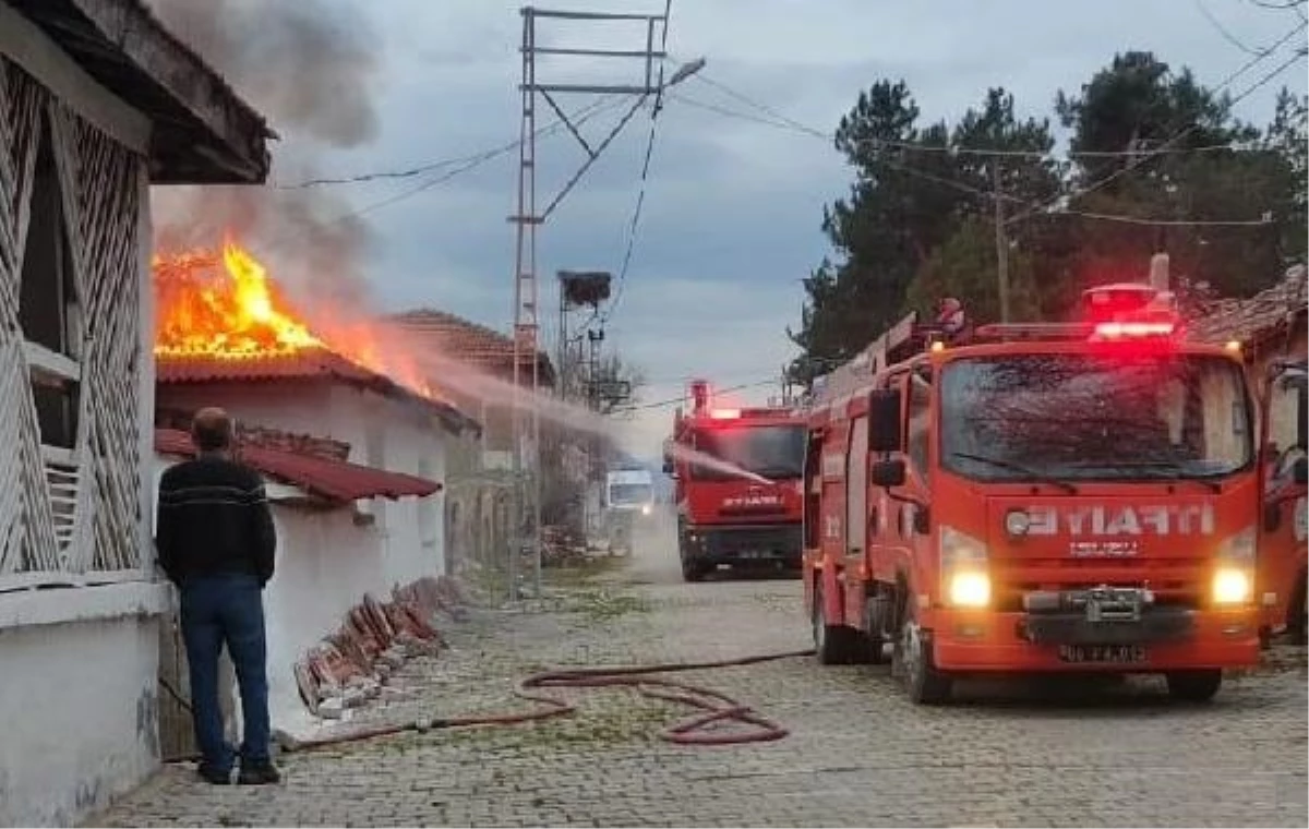 Amasya\'da çıkan yangında ev kullanılamaz hale geldi