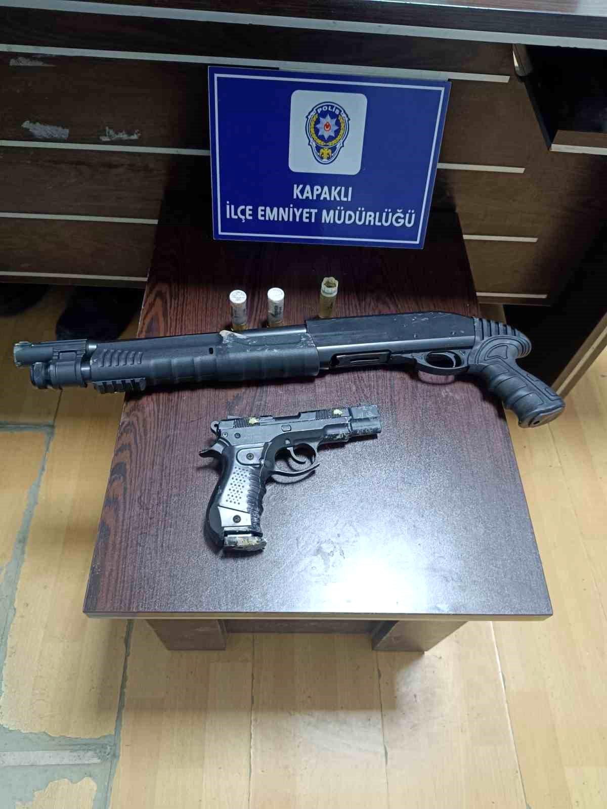 Tekirdağ Kapaklı\'da Asker Konvoyuna Ateş Açan Şahıslar Yakalandı