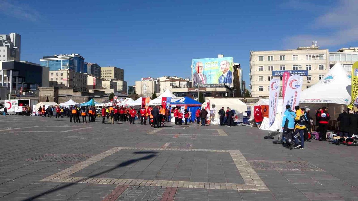 Depremlerde Arama Kurtarma Dernekleri Vatandaşları Bilinçlendirdi