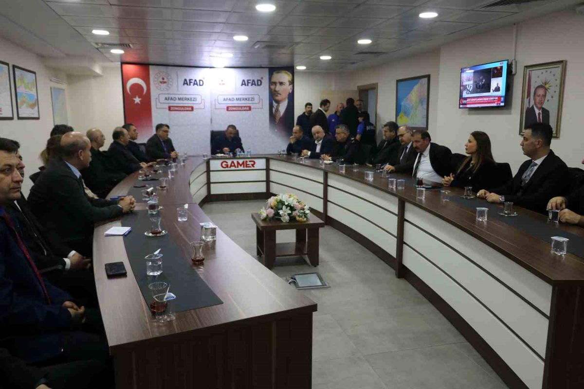 Zonguldak Valisi Osman Hacıbektaşoğlu, Asrın Felaketi Yıl Dönümünde Destekleri Paylaştı