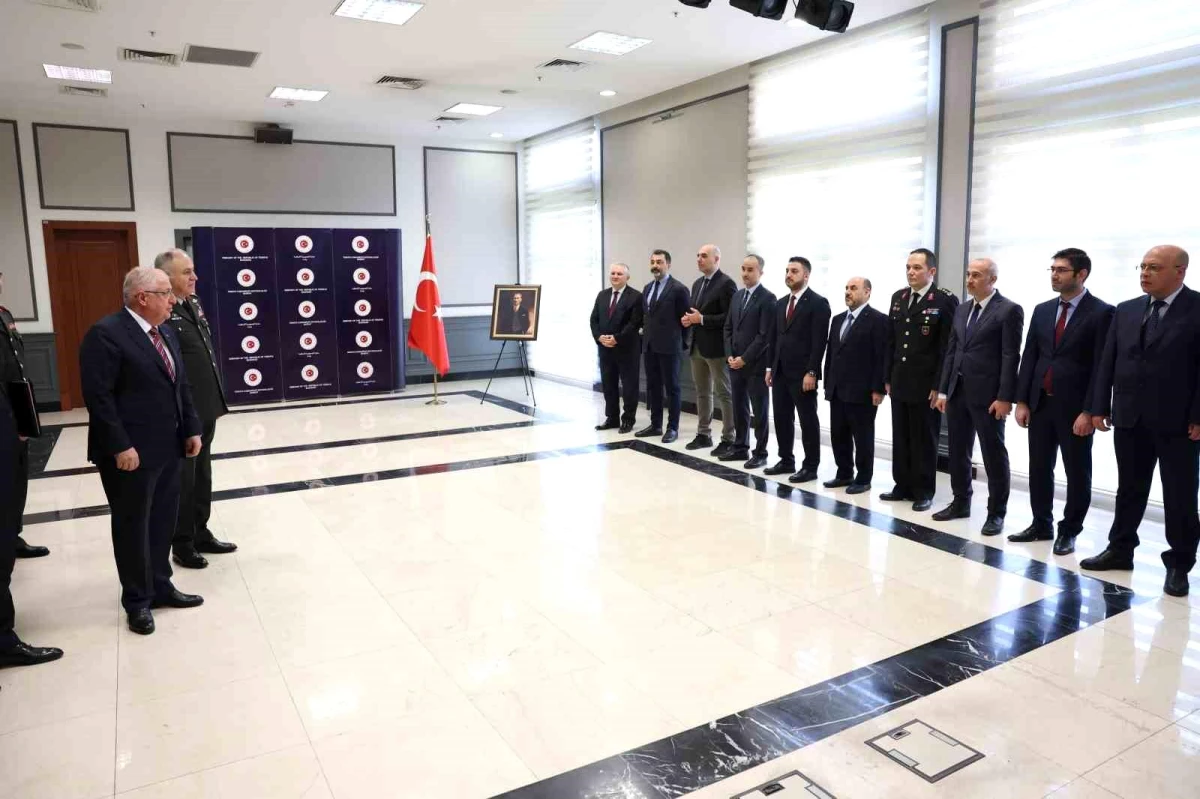 Milli Savunma Bakanı Yaşar Güler, Irak\'ta Bağdat Büyükelçiliğini ziyaret etti