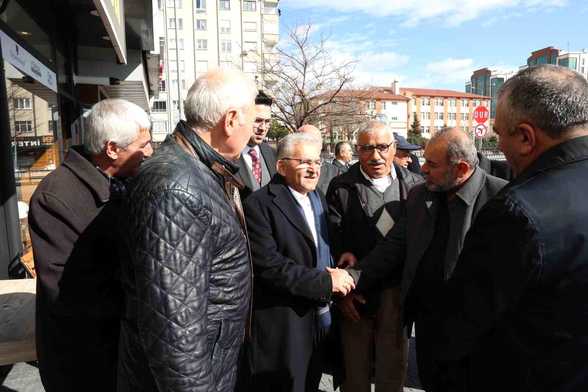 Başkan Büyükkılıç, Yoğunburç\'ta Esnaf Ziyaretleri Yaptı