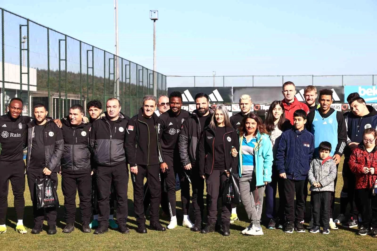 Beşiktaş Futbol A Takımı Depremzedeleri Ağırladı