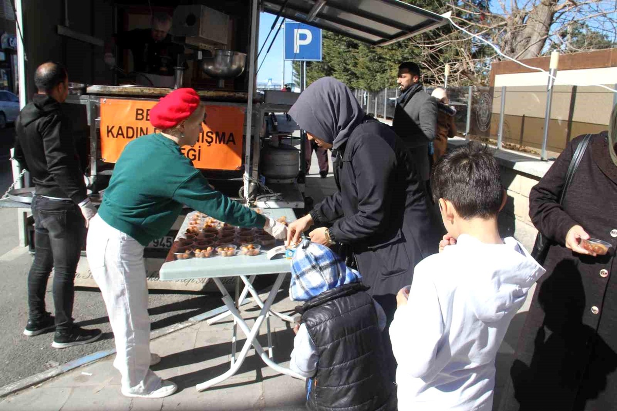 Kahramanmaraş Depremi Felaketinde Hayatını Kaybedenler İçin Lokma Dağıtıldı