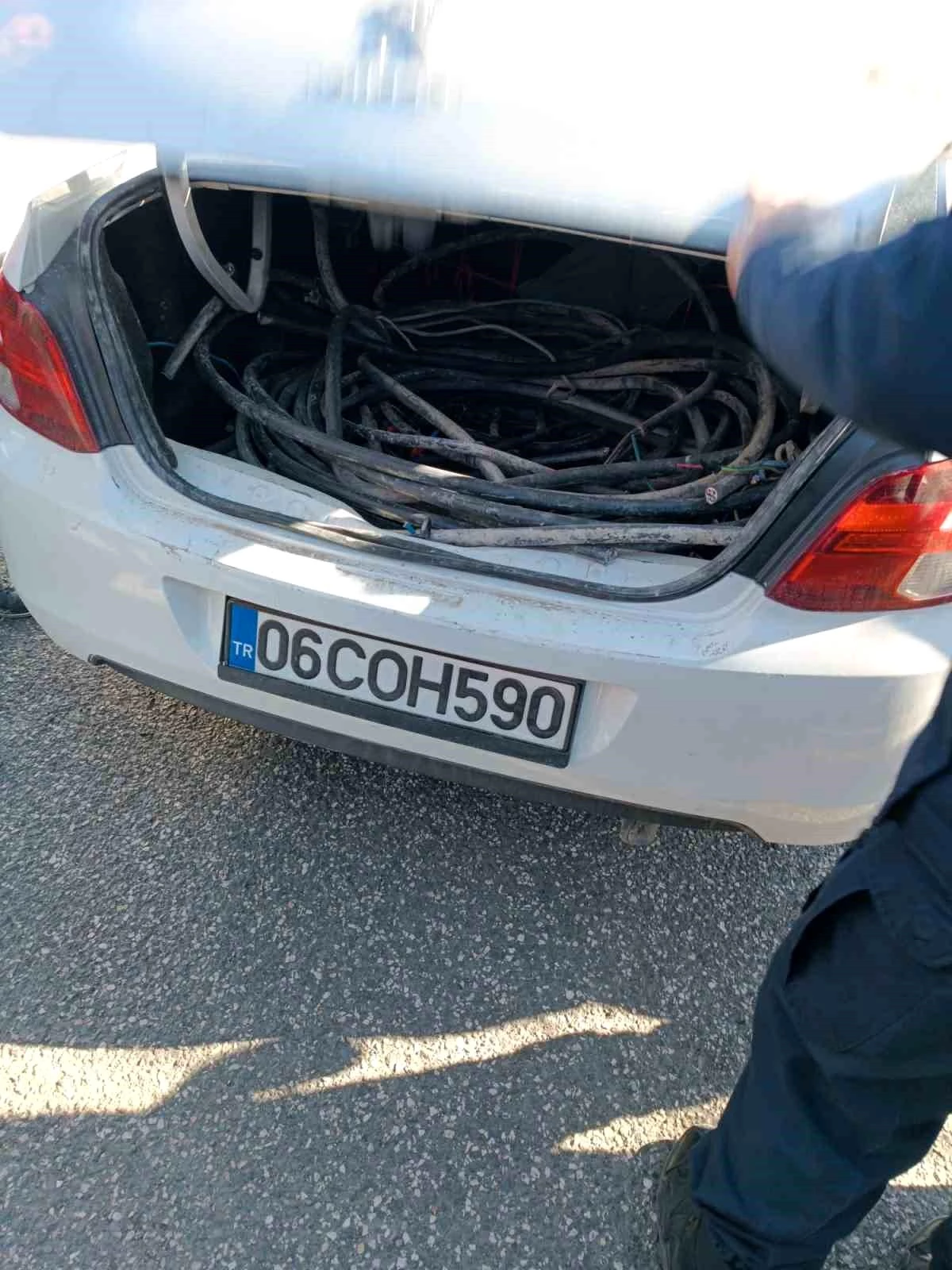 Polatlı\'da çiftçilerin trafo kablolarını çalan şahıslar yakalandı