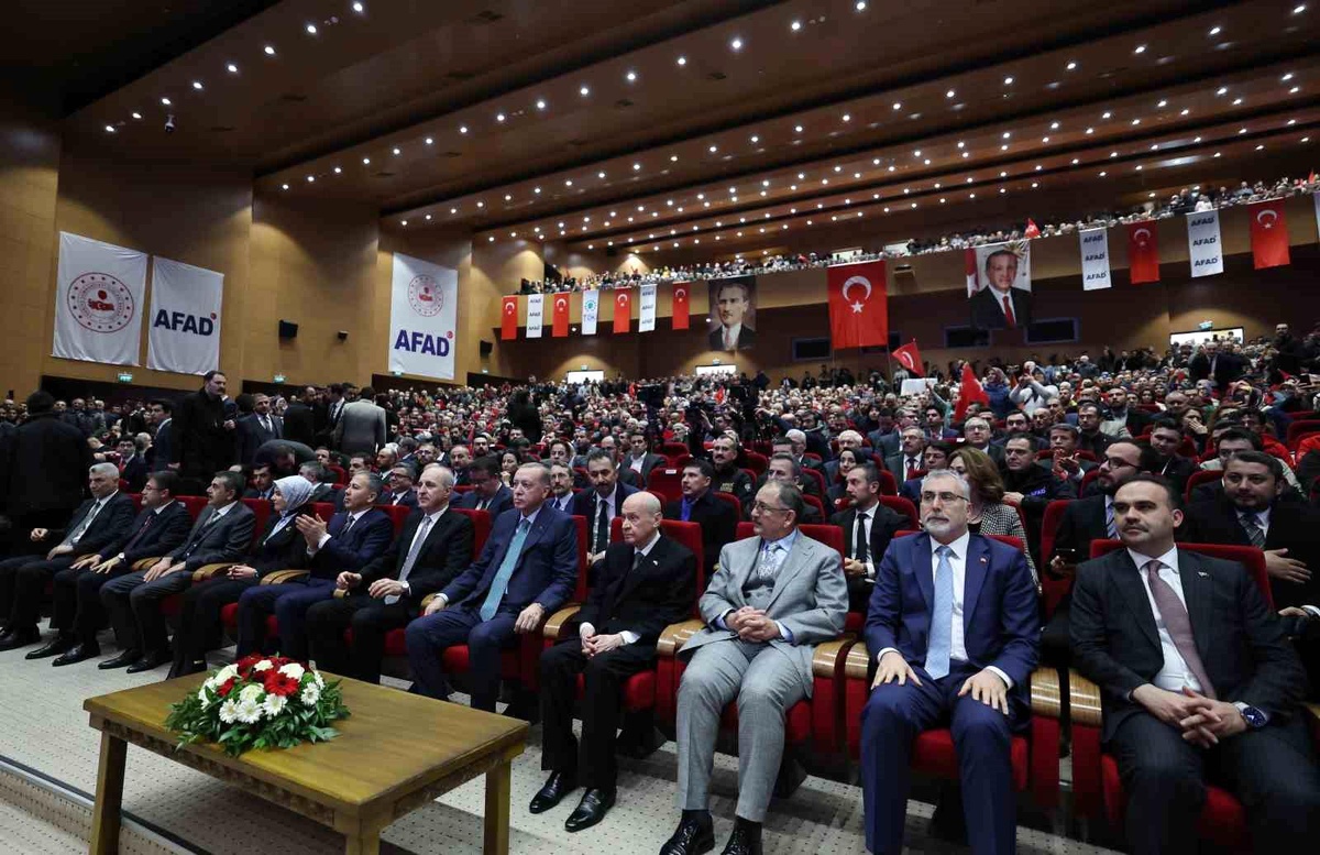 Cumhurbaşkanı Erdoğan: "Yıl sonuna kadar 200 bin konut teslim edeceğiz"