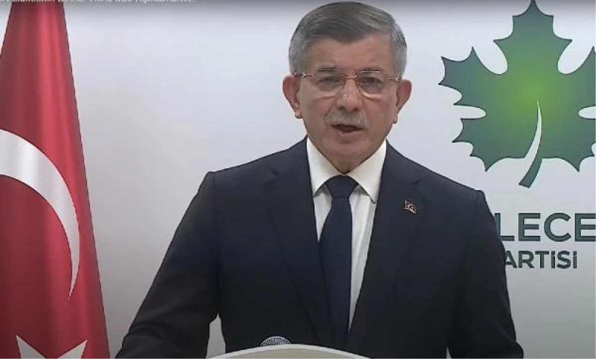 Davutoğlu: Depremzedelere uzun vadeli faizsiz kredi verilmeli