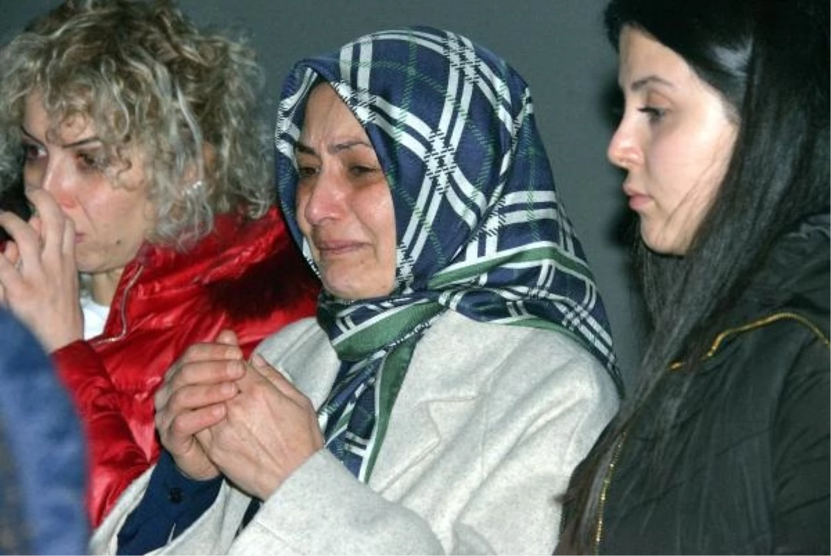 Kahramanmaraş\'ta Deprem Faciasının Yıl Dönümünde Yakınlar Adalet İstedi