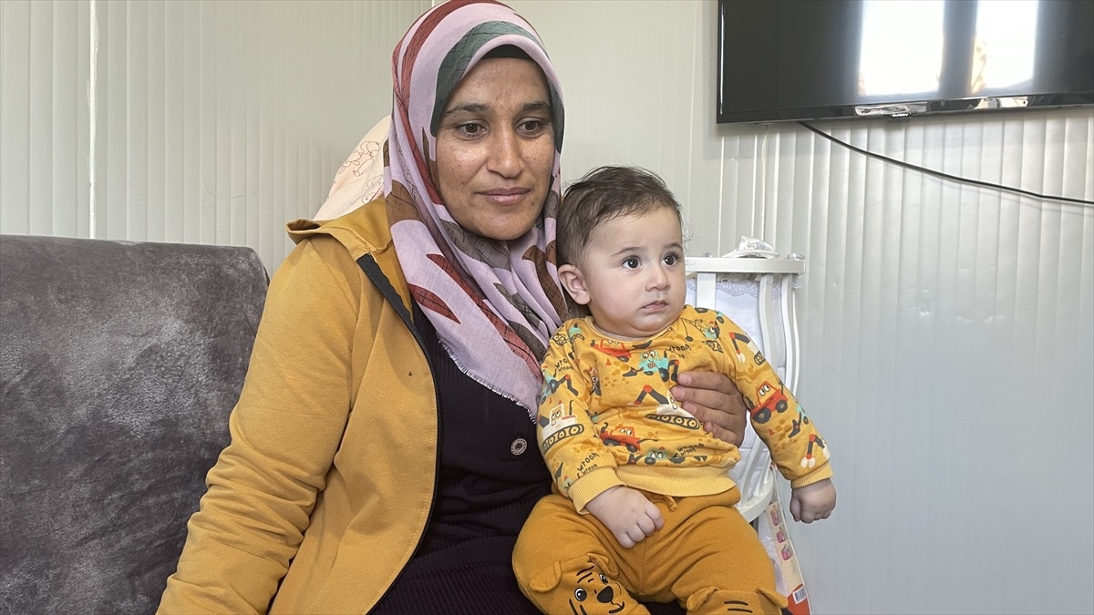 Depremde evladını kaybeden anne, yeni doğan bebeğiyle yaşama tutundu