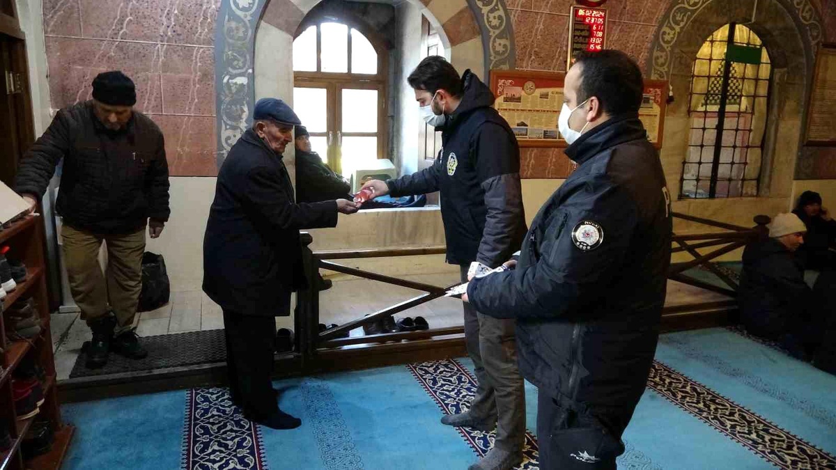 Yozgat\'ta depremde hayatını kaybedenler için Mevlid-i Şerif okundu