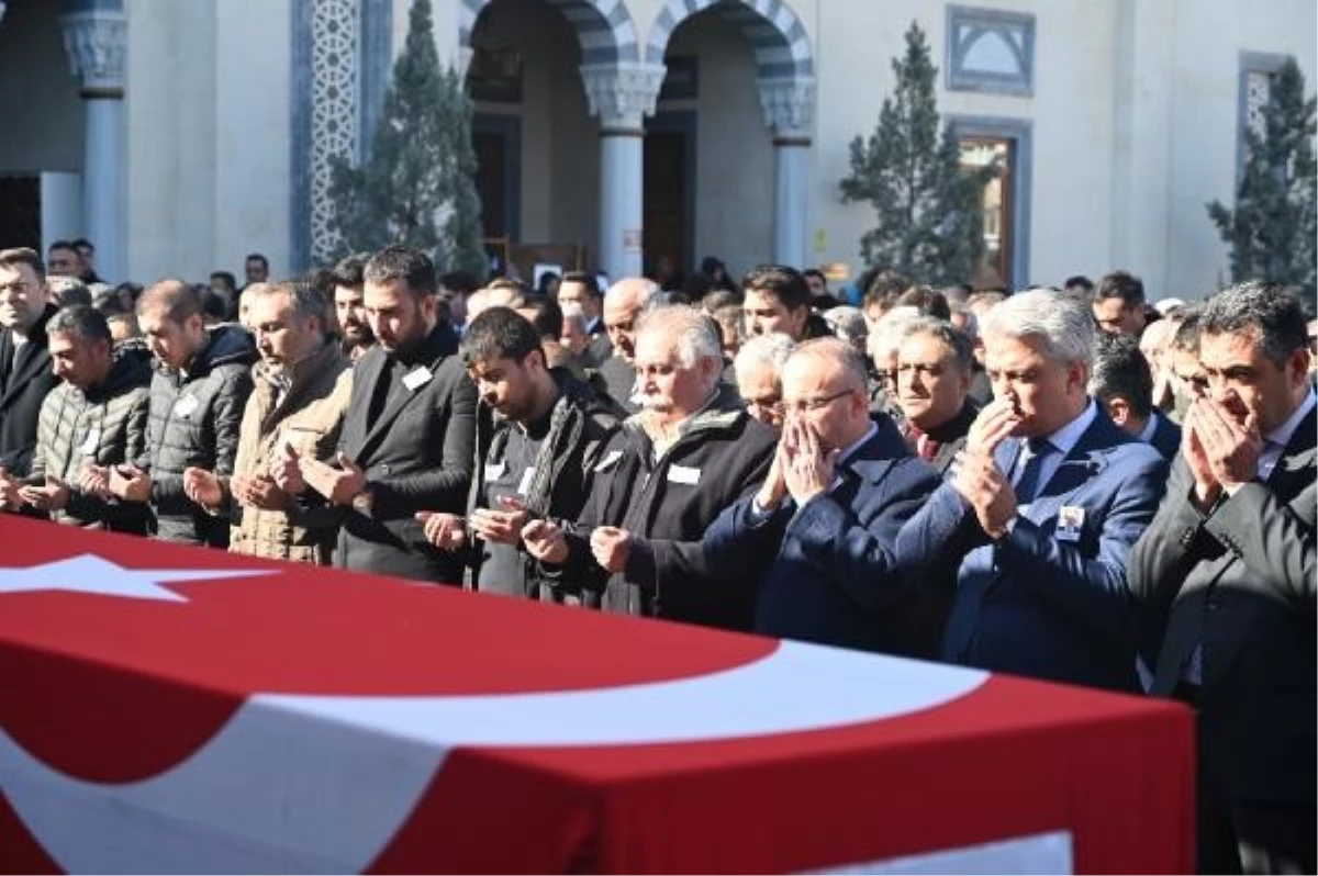 Kahramanmaraş Kaymakamı Mesut Coşkun\'un Cenazesi Kırıkkale\'de Defnedildi