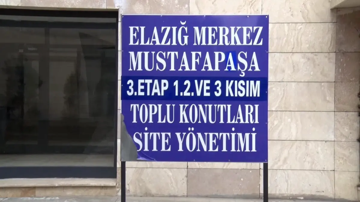 Elazığ Depreminden Sonra Yapımı Tamamlanan TOKİ Konutlarındaki Yüksek Aidatlara Vatandaşlar Tepki Gösterdi