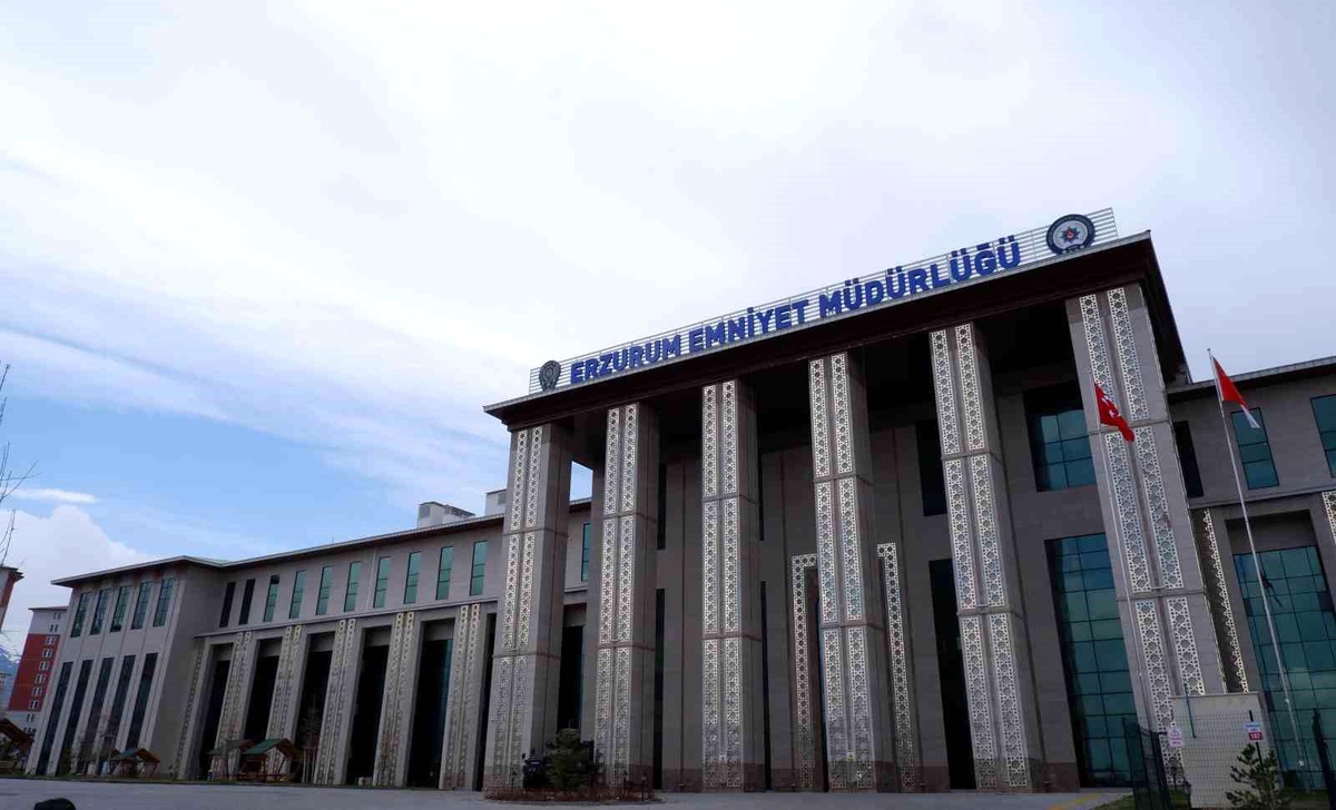 Erzurum Emniyet Müdürlüğü, arama kararı olan 29 şahsı yakaladı
