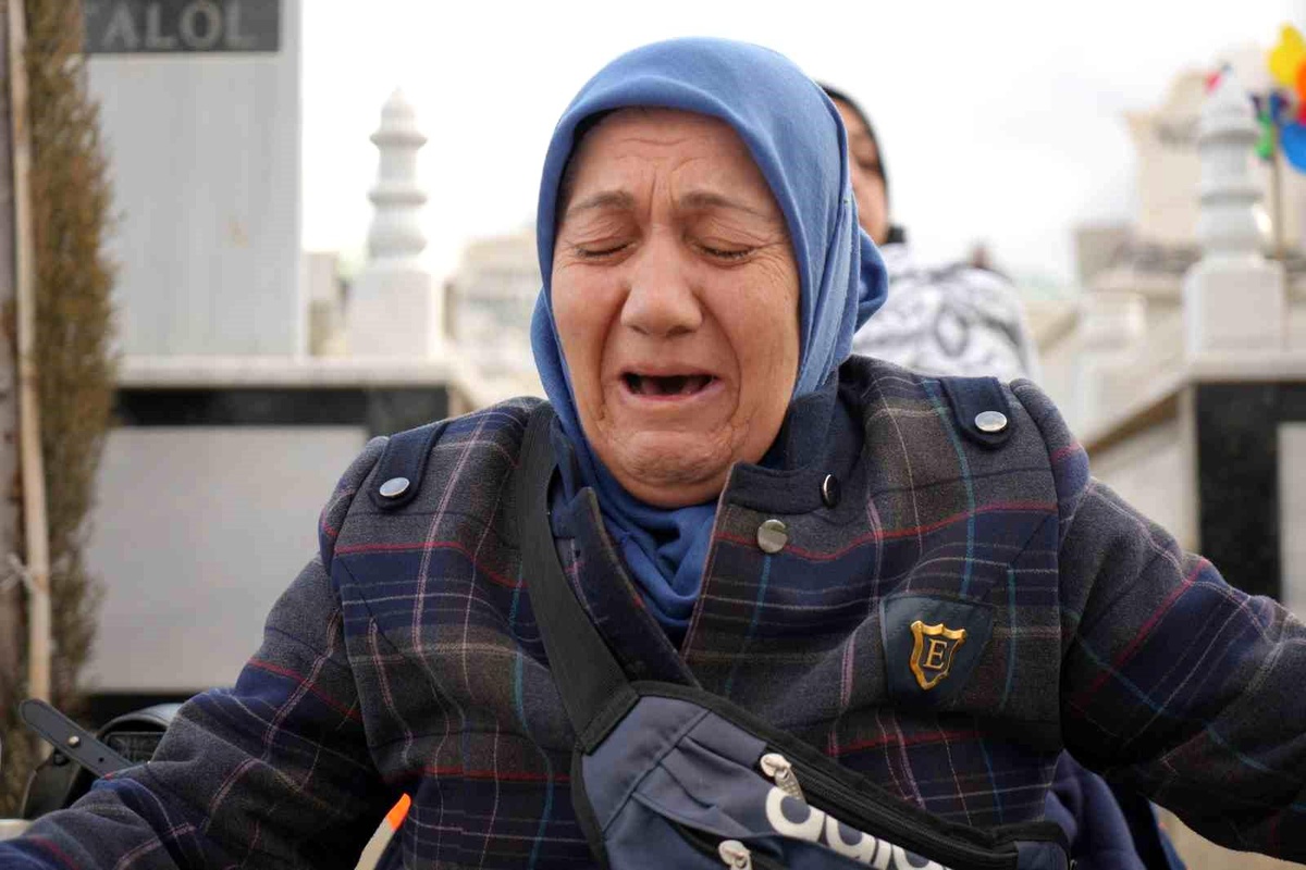 Kahramanmaraş merkezli depremde yıkılan apartmanın altında can veren çift anıldı