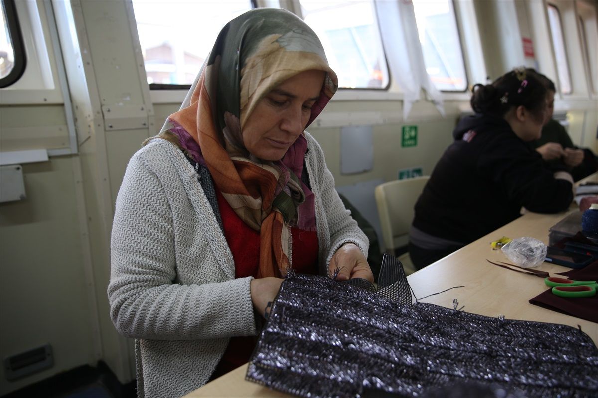 Depremzede Kadın, El İşi Kurslarıyla Yeniden Kullanmaya Başladı