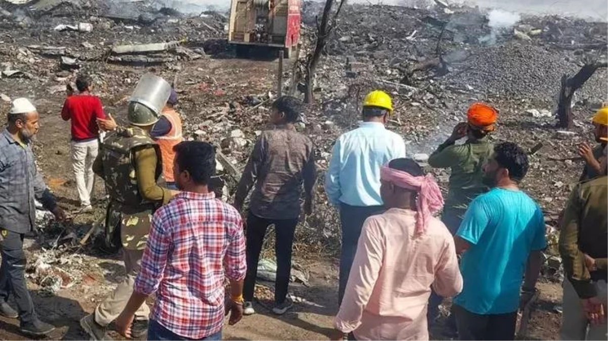 Hindistan\'da havai fişek fabrikasında patlama: 11 ölü, 65 yaralı