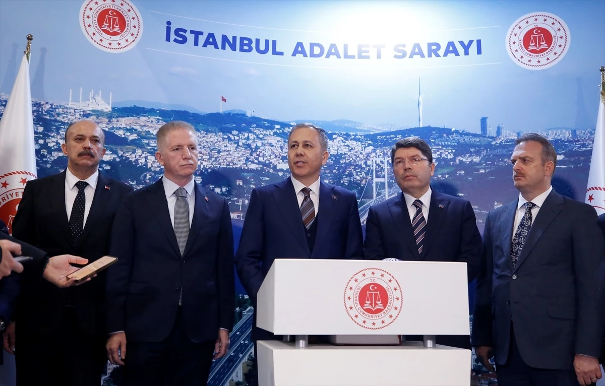 İçişleri Bakanı Yerlikaya, İstanbul Adliyesi\'nde yaralanan polisleri ziyaret etti