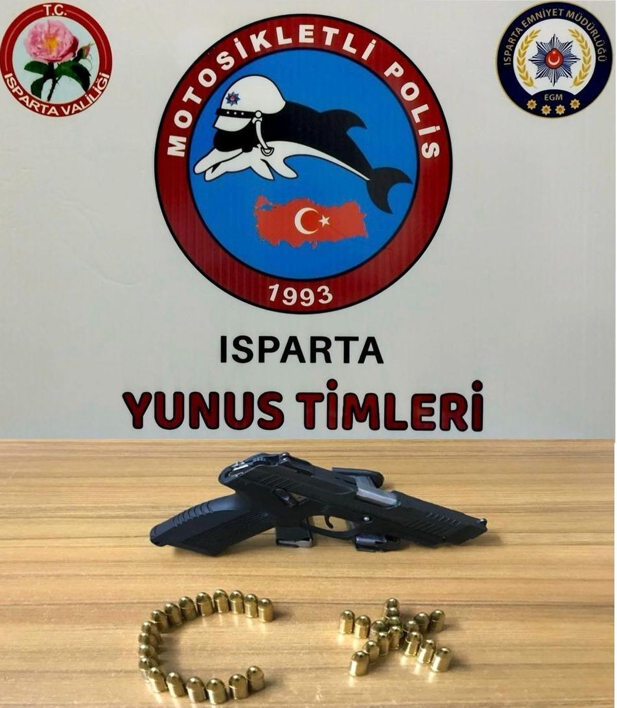 Isparta\'da yapılan şok uygulamalarda çok sayıda malzeme ele geçirildi, 44 şahıs yakalandı