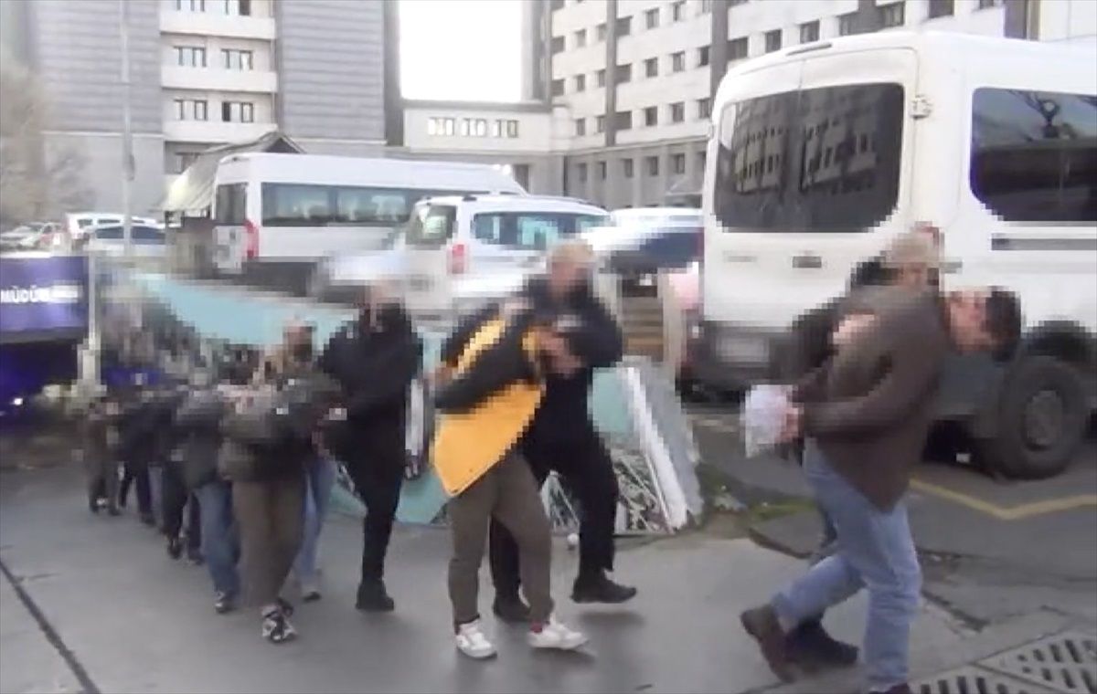 DEAŞ Operasyonunda 10 Şüpheli Tutuklandı
