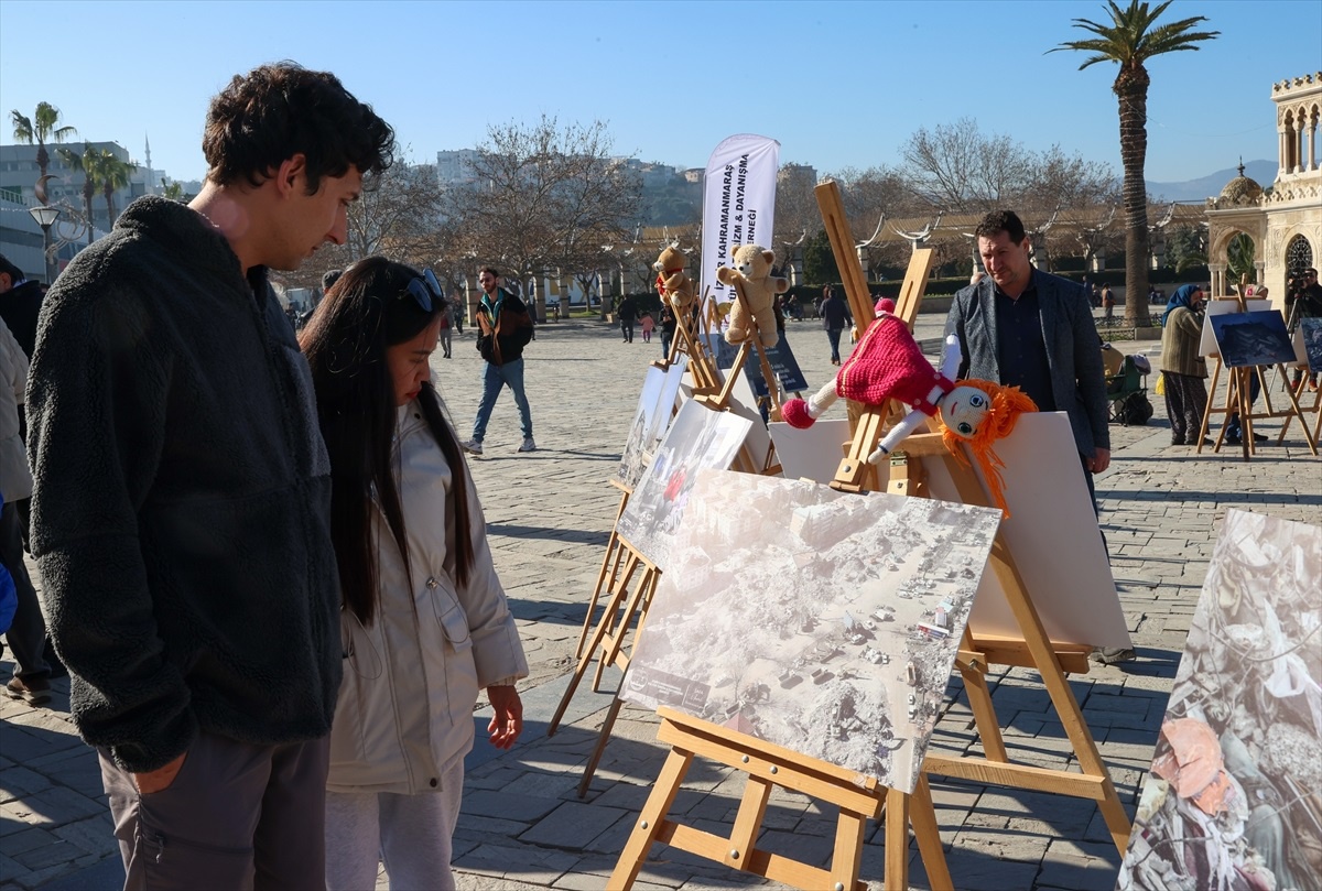 Kahramanmaraş merkezli depremlerin birinci yılında İzmir\'de fotoğraf sergisi açıldı