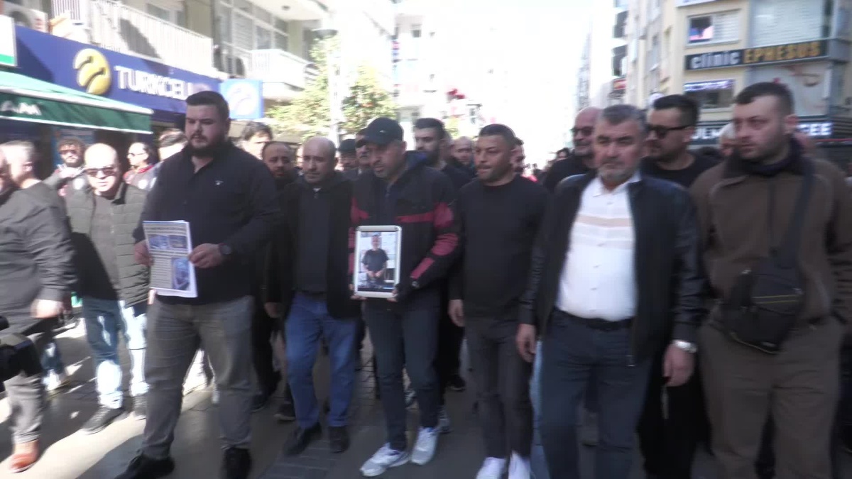 İzmir\'de Taksicilerden "Kabin" Çağrısı: "Ölmekten Korkuyoruz"